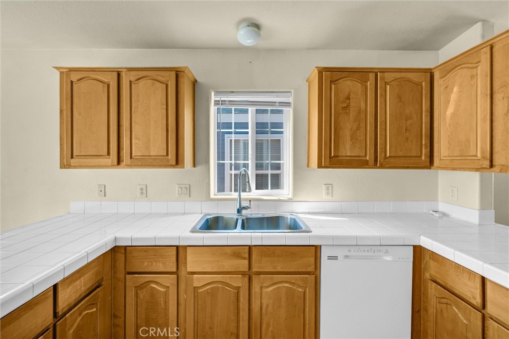 2424 Sunset Ridge Dr.