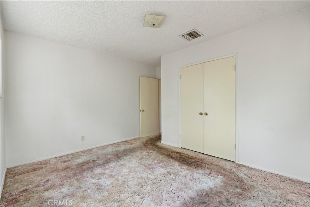 5636 Ponce