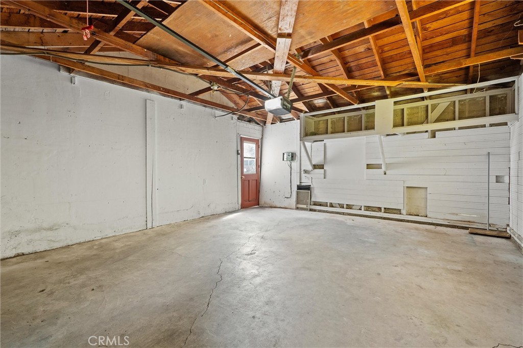 5636 Ponce