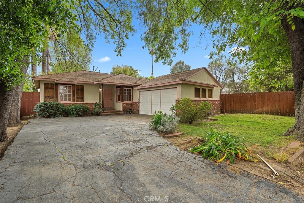 5636 Ponce