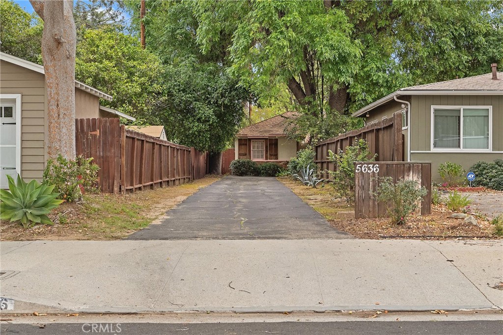 5636 Ponce