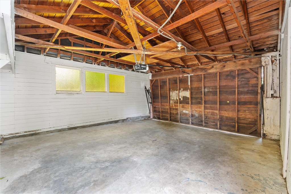 5636 Ponce