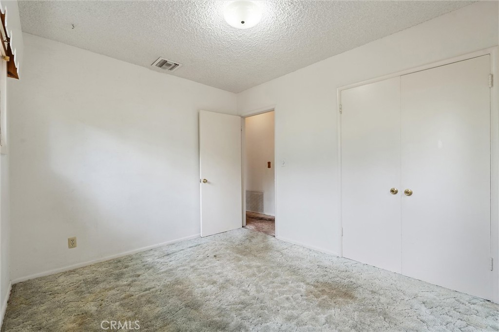 5636 Ponce