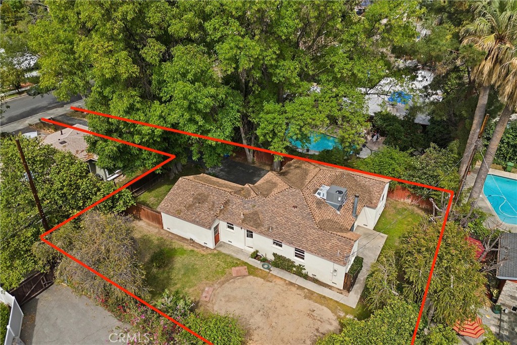 5636 Ponce
