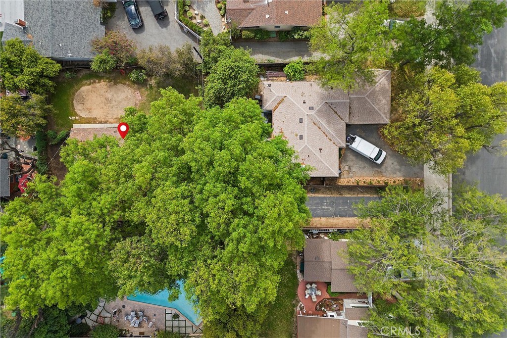 5636 Ponce