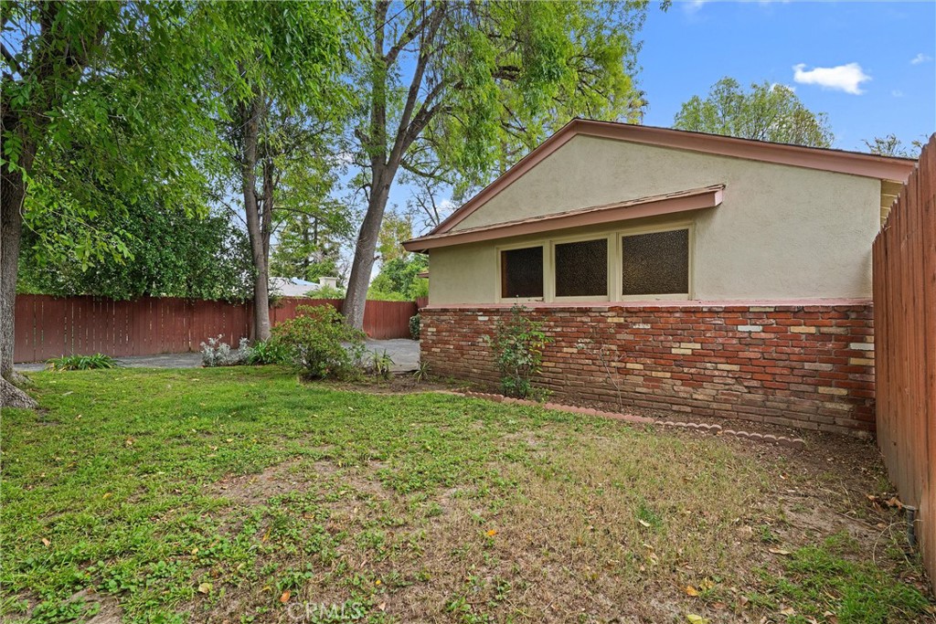 5636 Ponce
