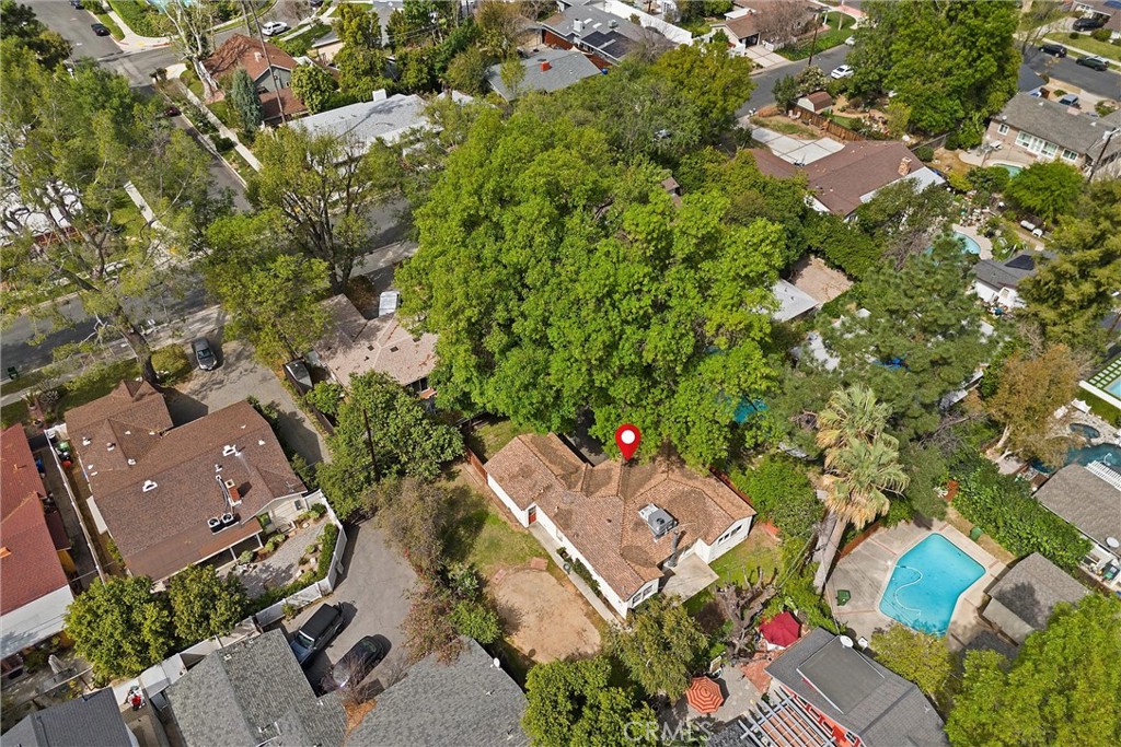 5636 Ponce