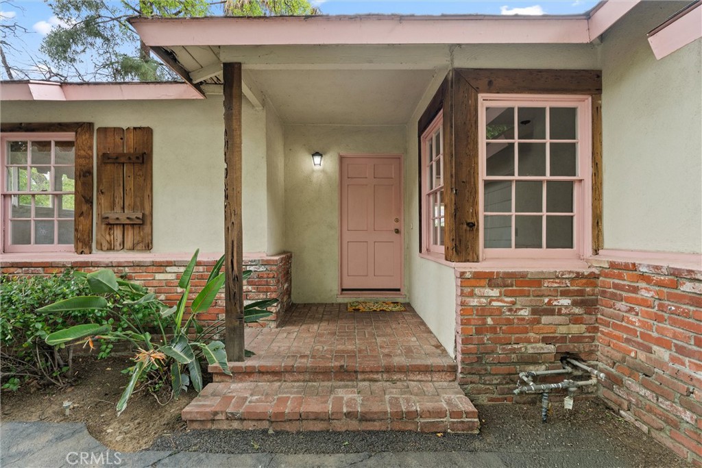 5636 Ponce