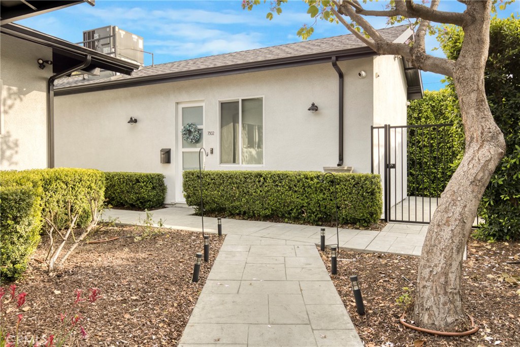 7302 Woodley