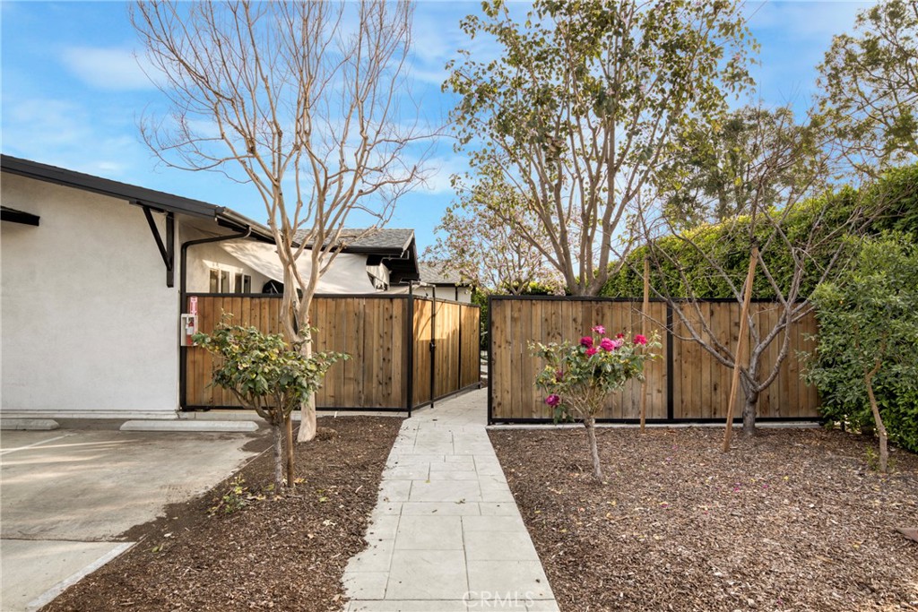 7302 Woodley
