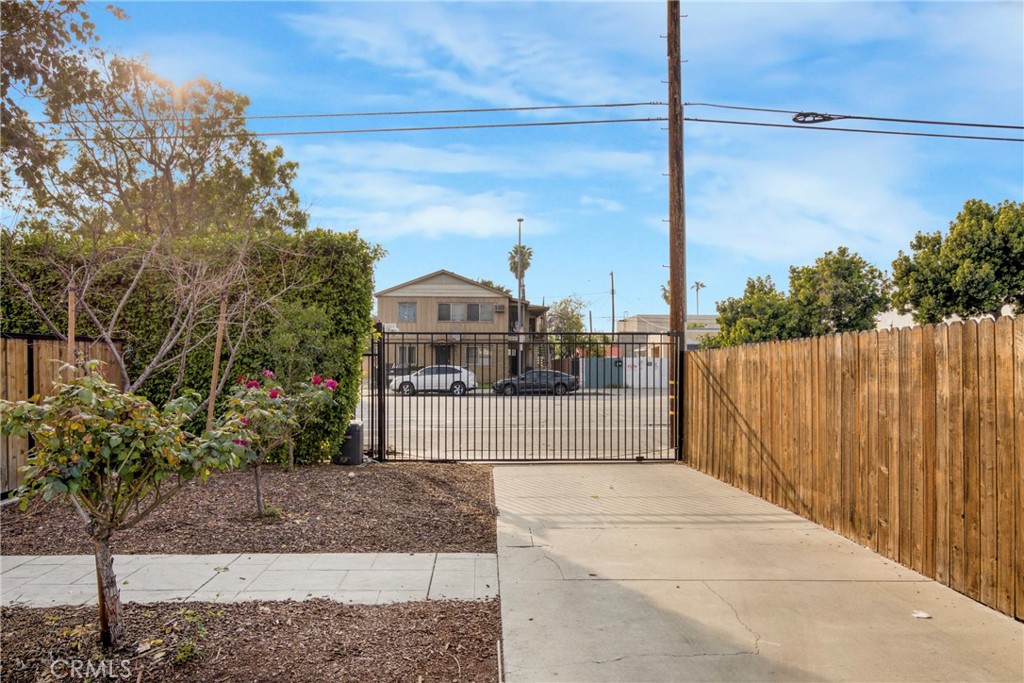 7302 Woodley