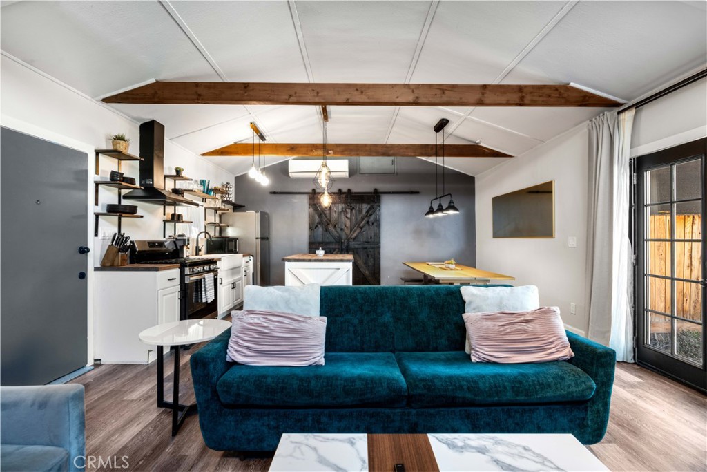 6514 Coldwater Canyon