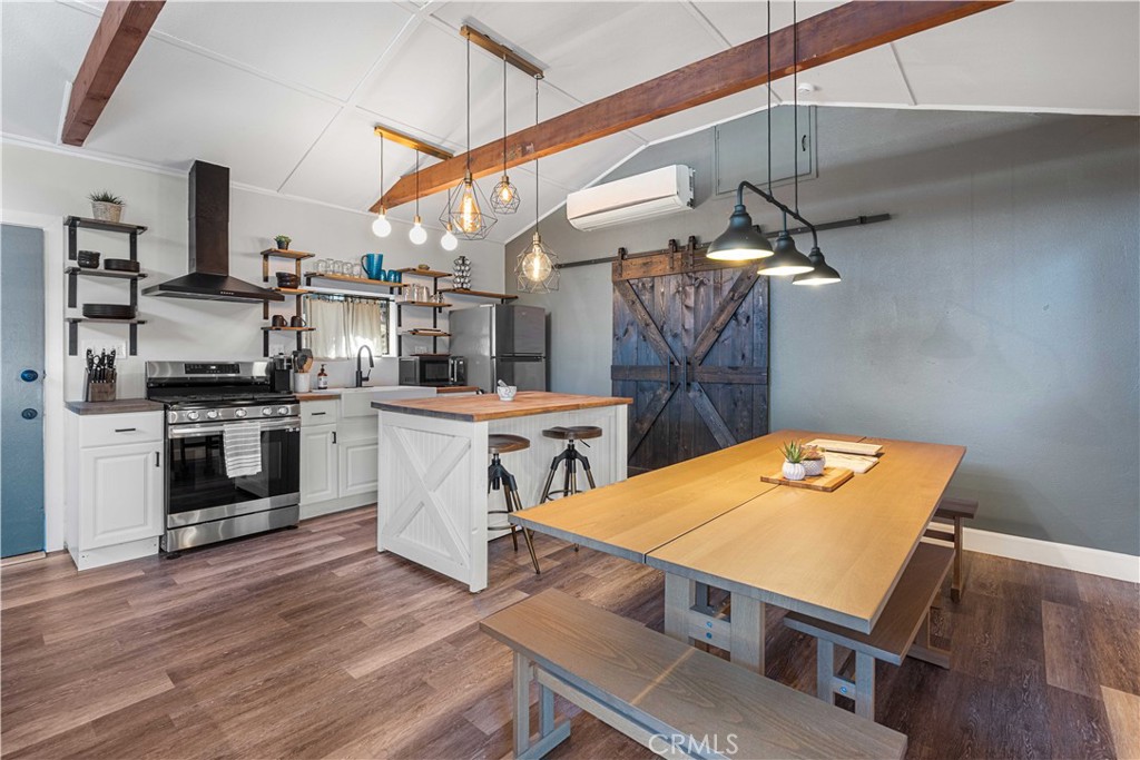 6514 Coldwater Canyon
