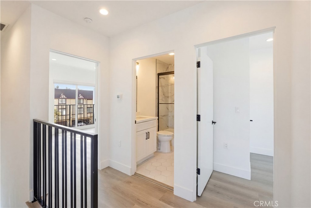 21721 Hart