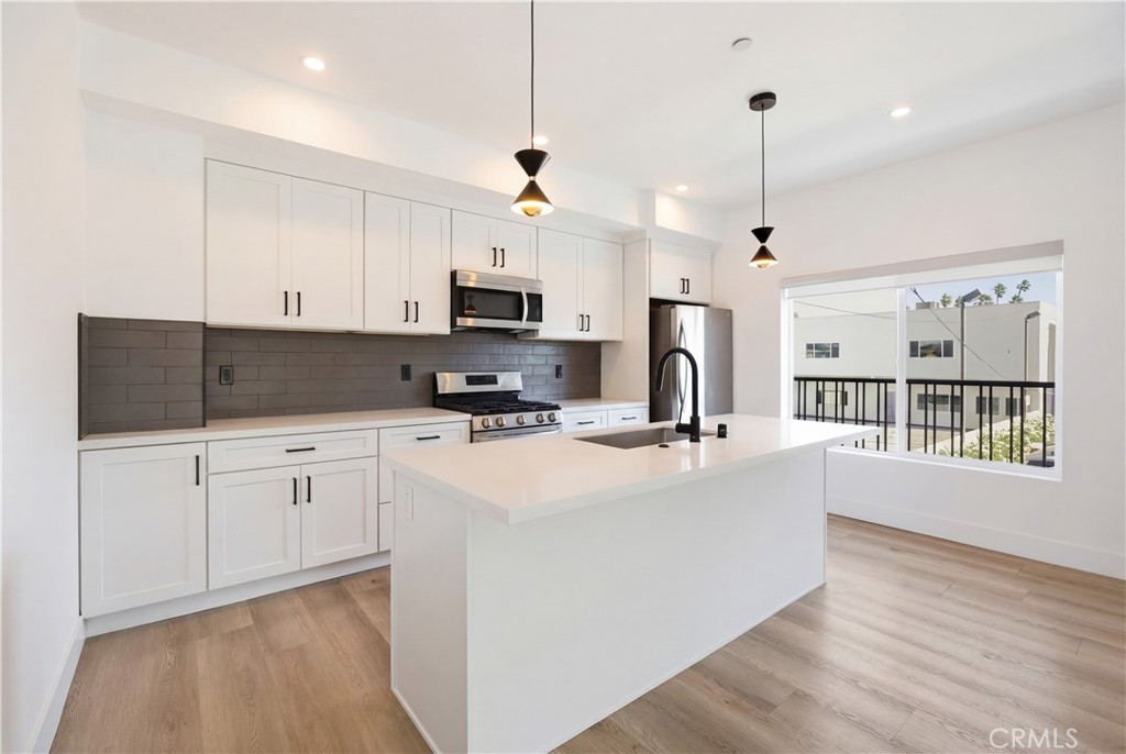 21721 Hart