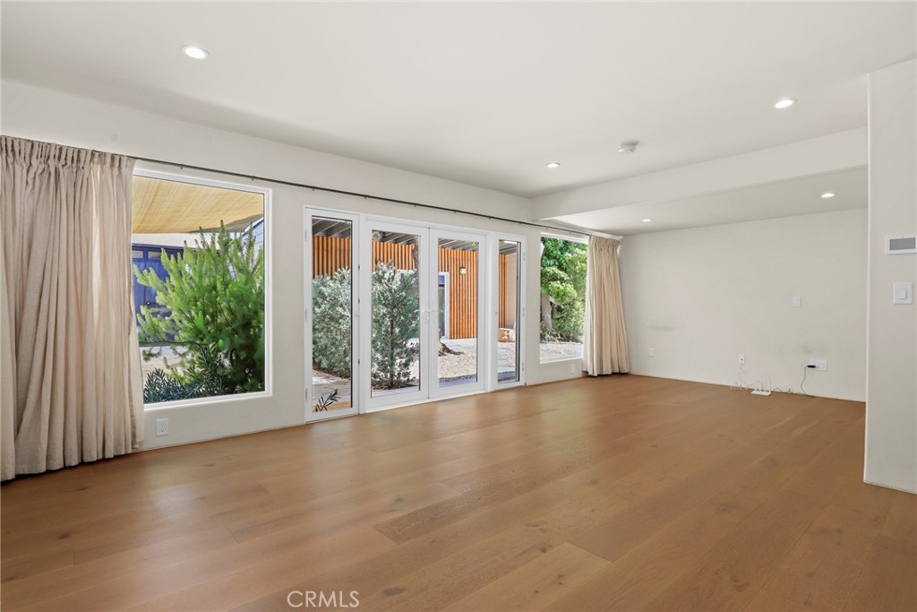 1445 Paloma Street