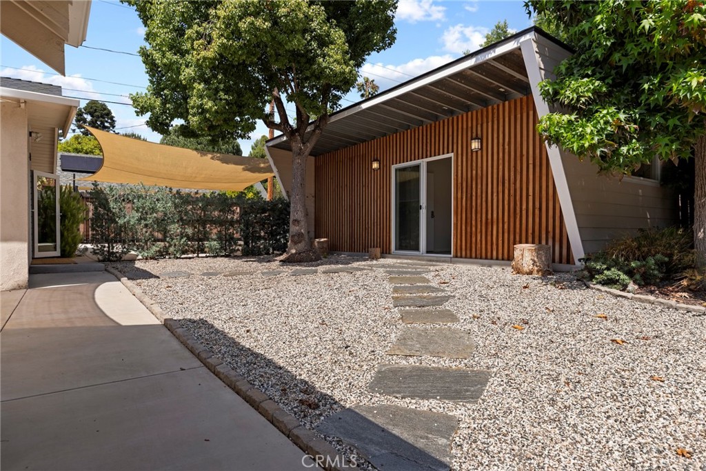 1445 Paloma Street