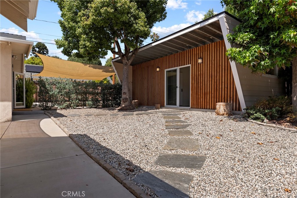 1445 Paloma Street