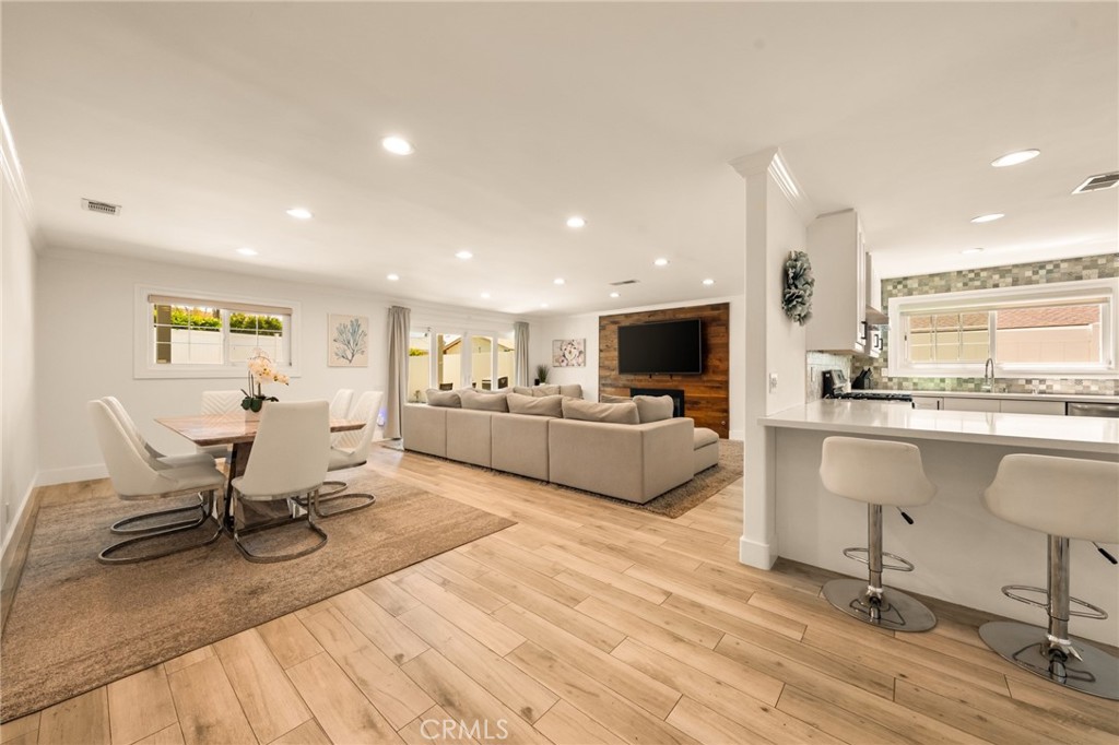 26111 Hatmor