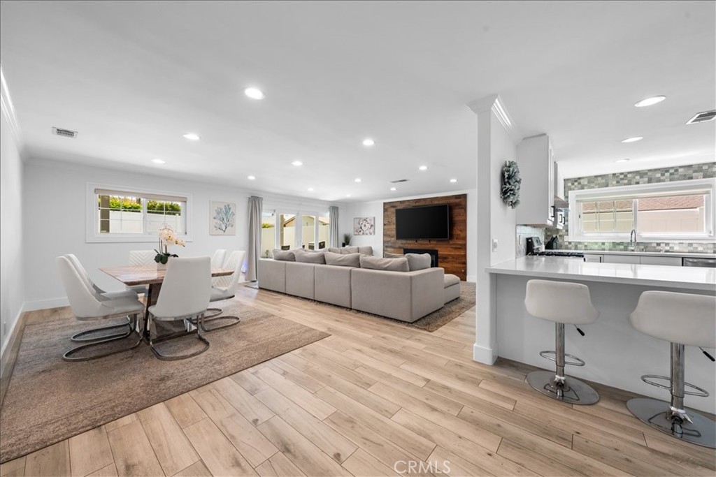 26111 Hatmor