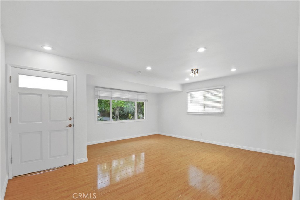 6149 Dalecrest