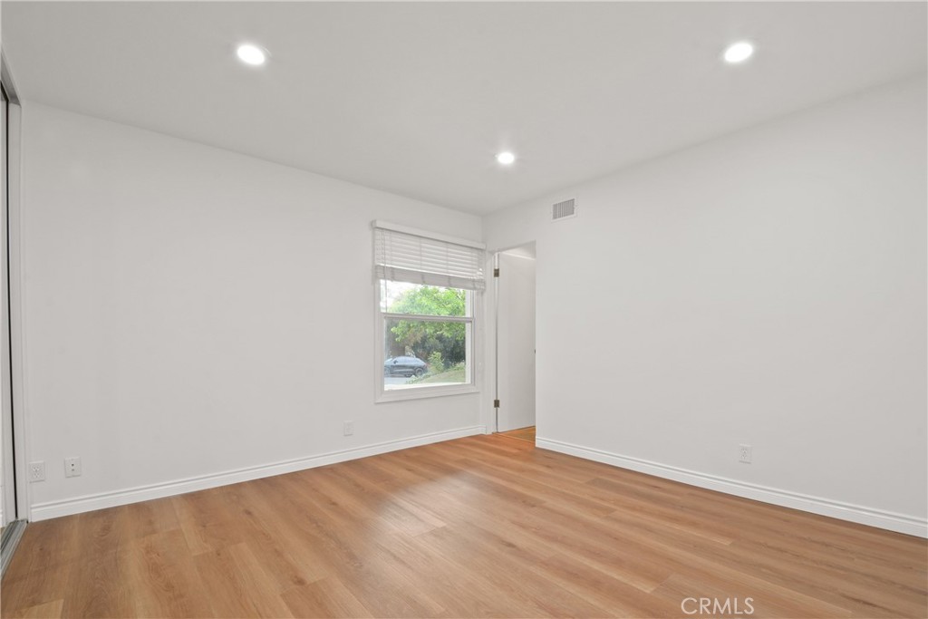 6149 Dalecrest