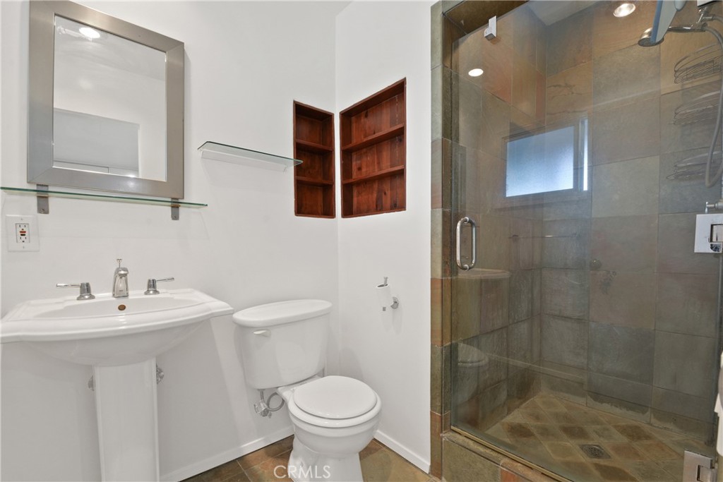 6149 Dalecrest