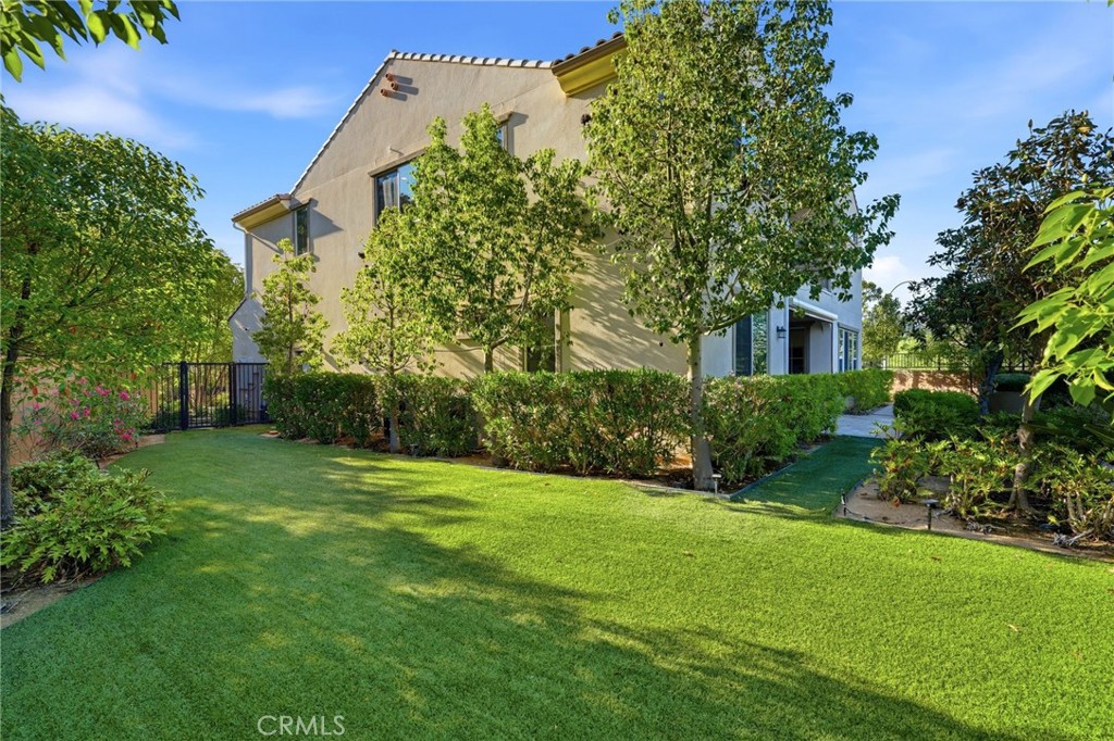 8304 Mariposa Court