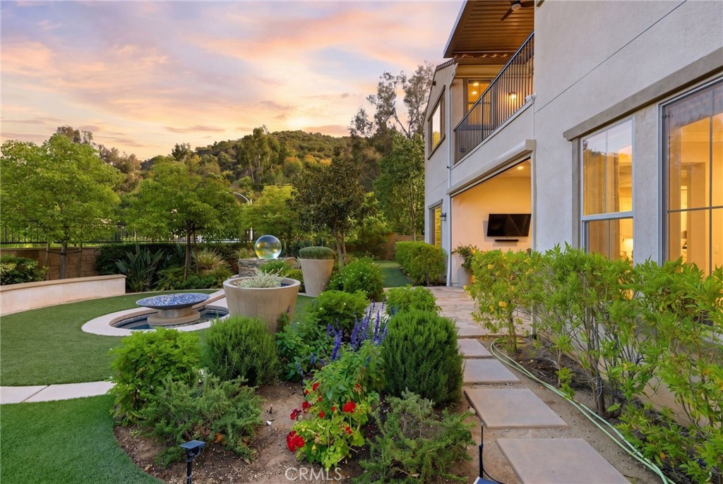 8304 Mariposa Court
