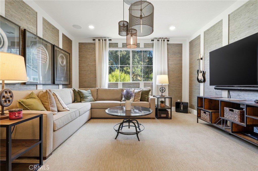 8304 Mariposa Court