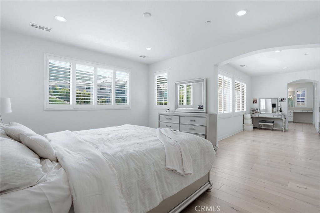 24364 W Clear Creek