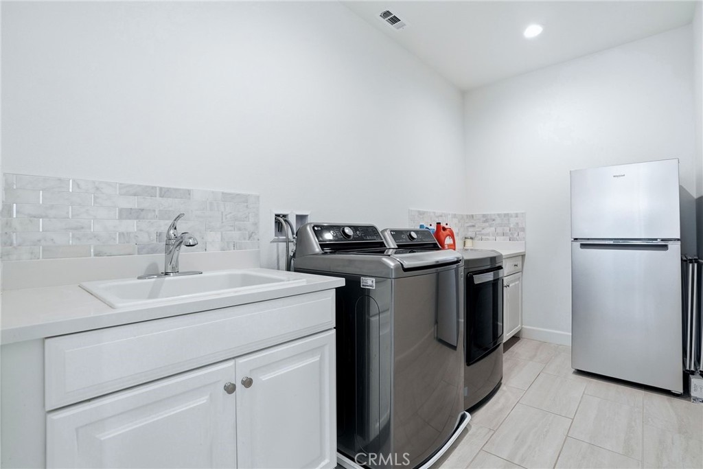 24364 W Clear Creek