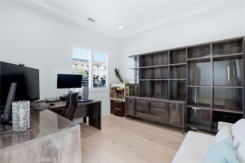 24364 W Clear Creek