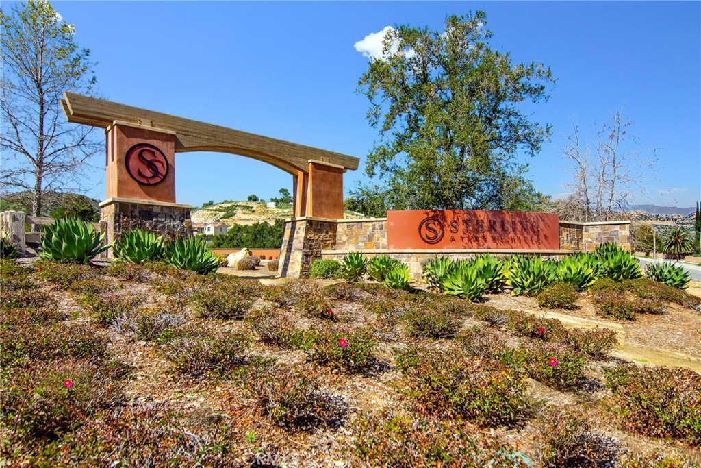 24364 W Clear Creek