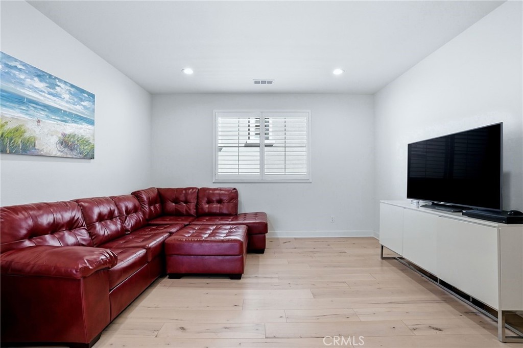 24364 W Clear Creek