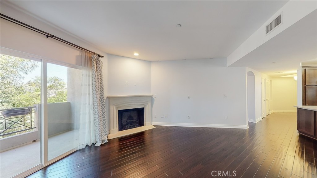 4424 Whitsett Avenue 206