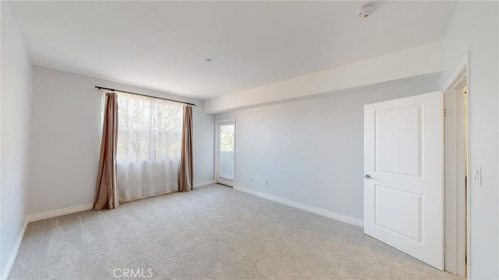 4424 Whitsett Avenue 206