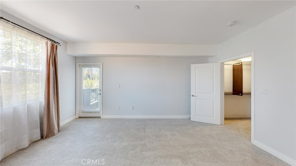 4424 Whitsett Avenue 206