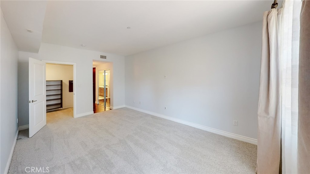 4424 Whitsett Avenue 206