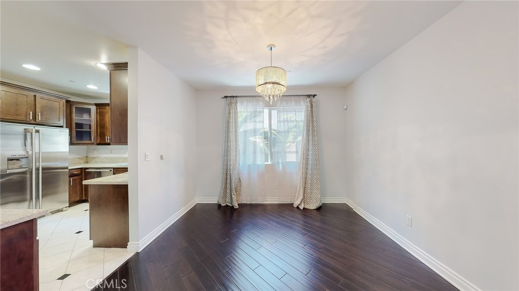 4424 Whitsett Avenue 206