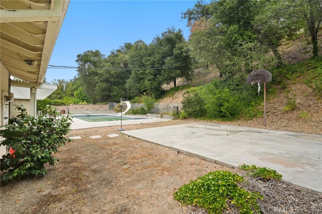 4300 Vanalden Avenue