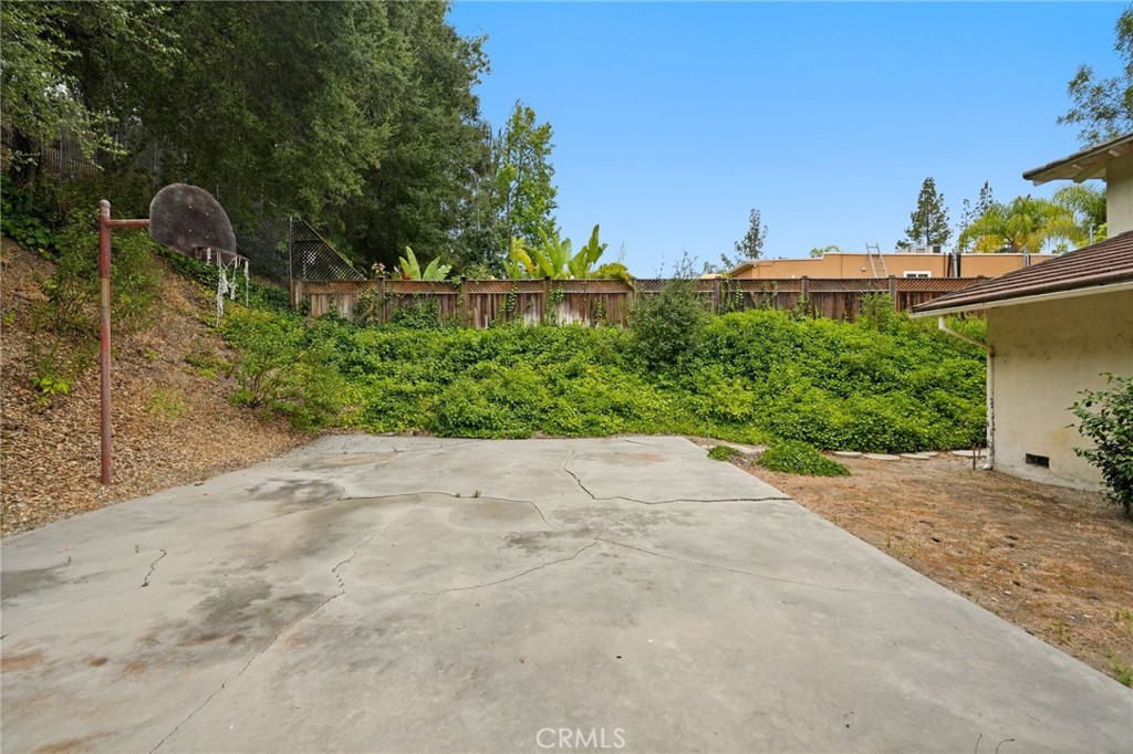 4300 Vanalden Avenue