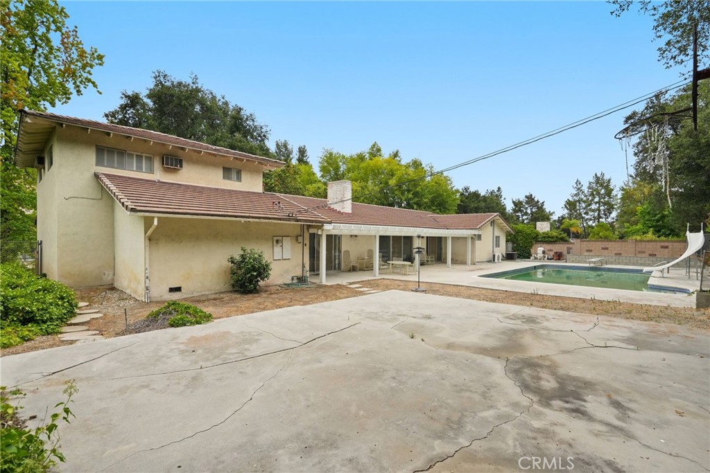 4300 Vanalden Avenue