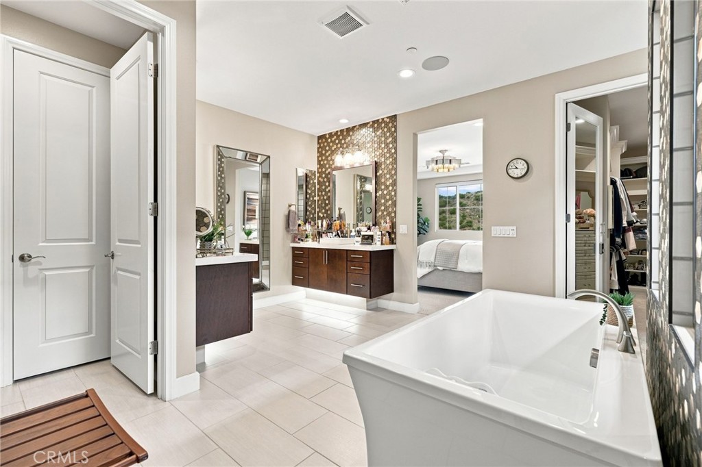 24357 W Clear Creek