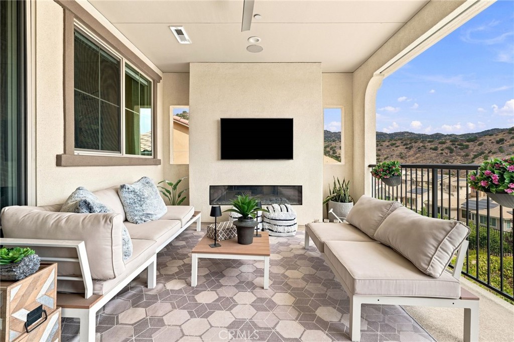 24357 W Clear Creek