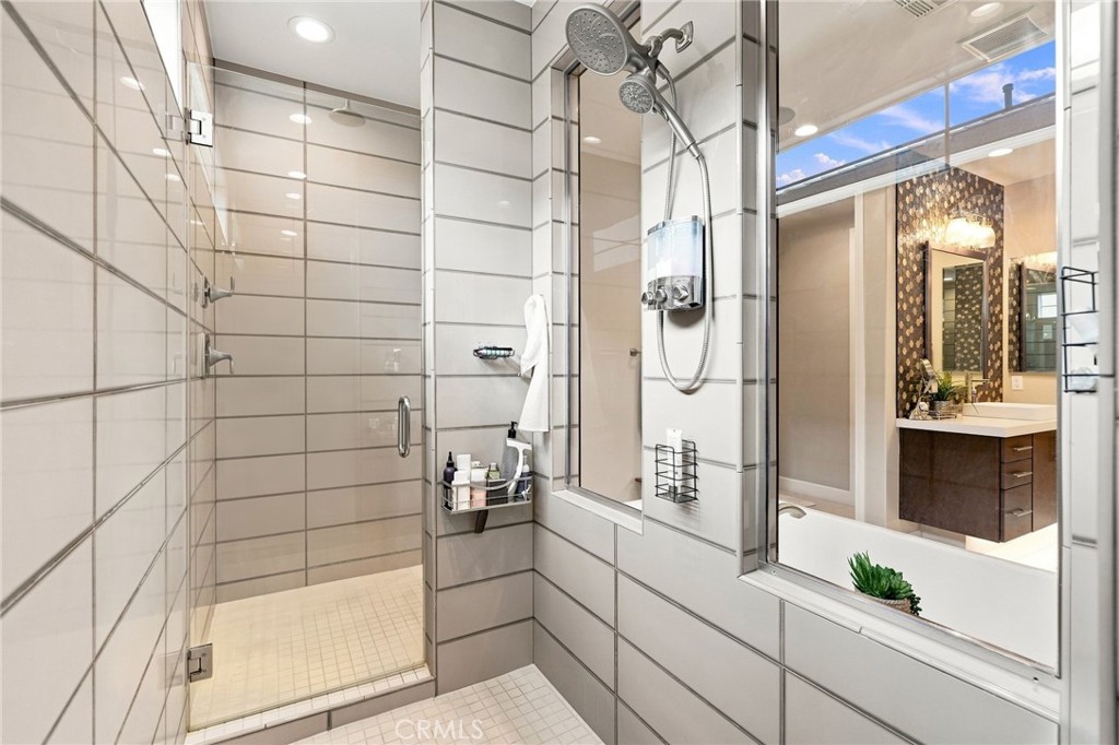 24357 W Clear Creek