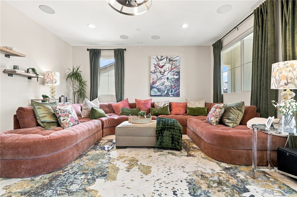 24357 W Clear Creek