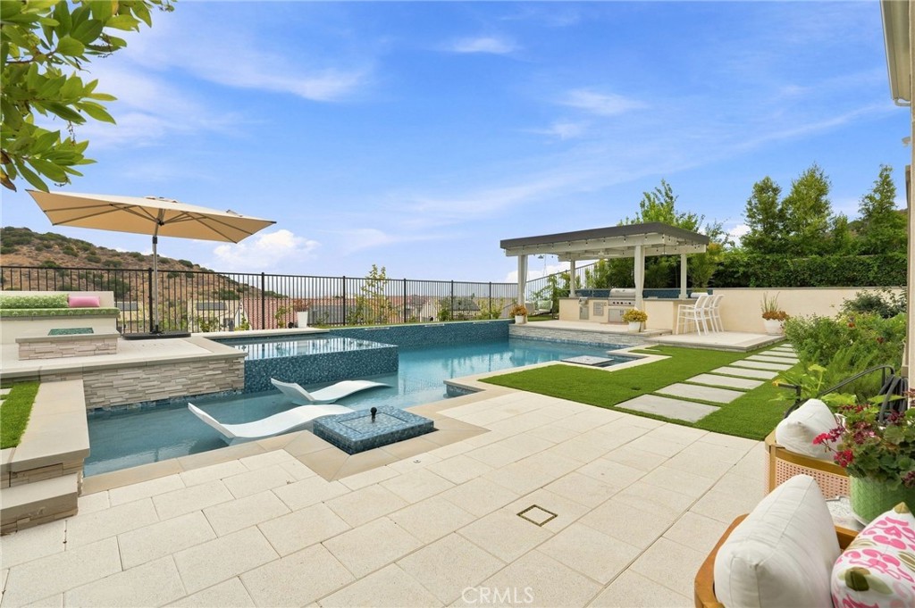 24357 W Clear Creek