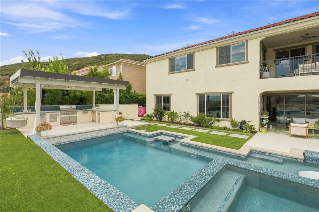 24357 W Clear Creek