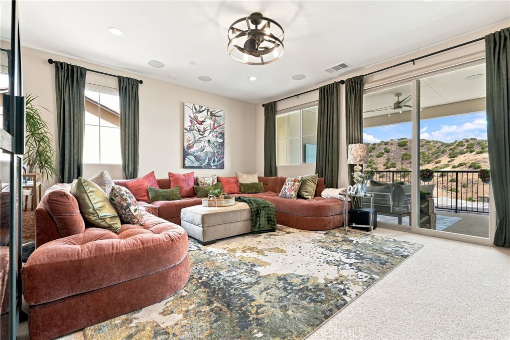 24357 W Clear Creek